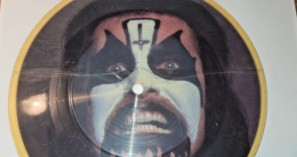 MERCYFUL FATE BLACK MASS- 7" Picture Disc DAMAGED-COLLECTOR'S ITEM - Image 4 of 4