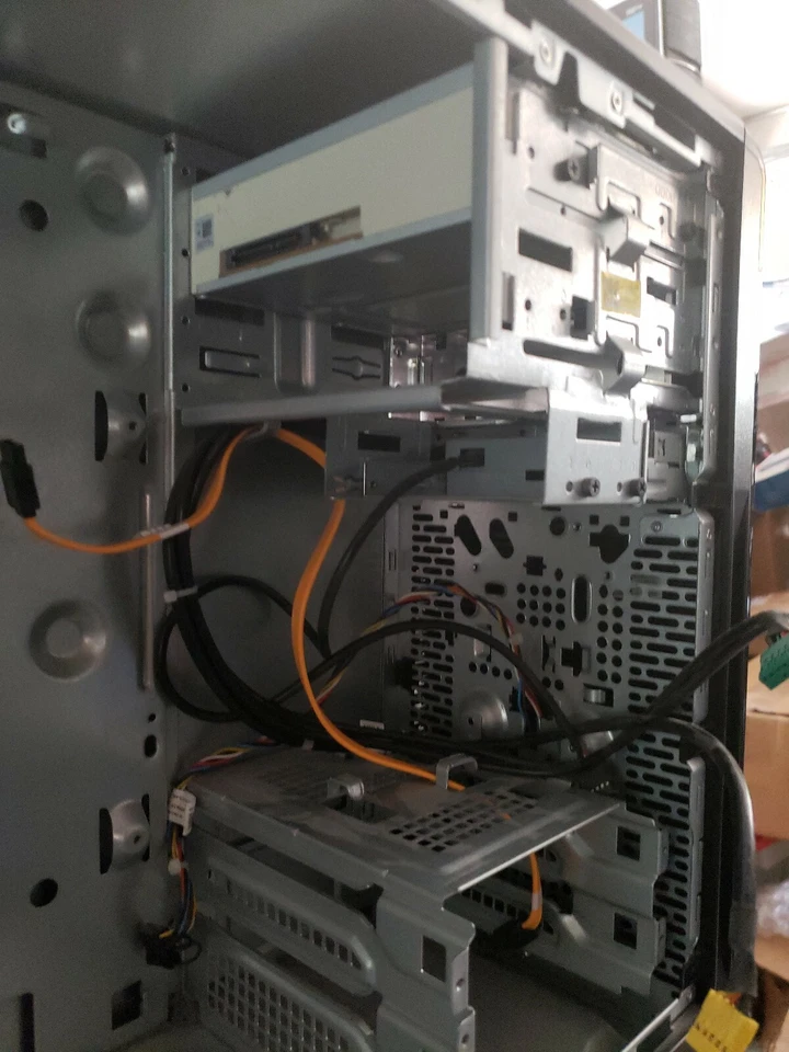 Dell Vostro 260 Desktop Tower bare bones case+DVD RW, FAN, Front panel cables - Image 4 of 4