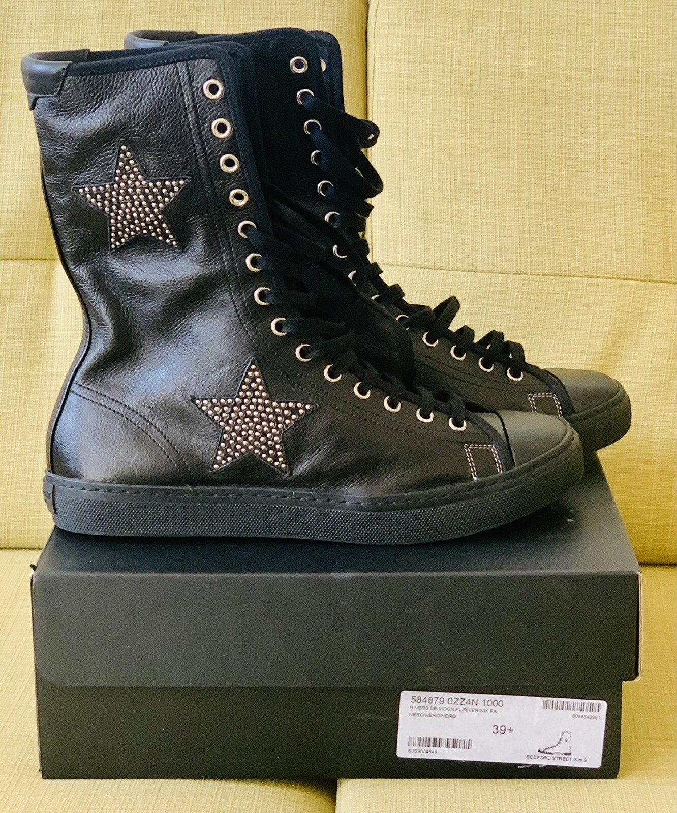Stivali alti neri borchie Saint Laurent Star prezzo disponibile £585 eu 39 uk 6