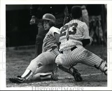 1991 Press Photo Steve Sobe Scores from Second Base in Second Inning - cvb50444