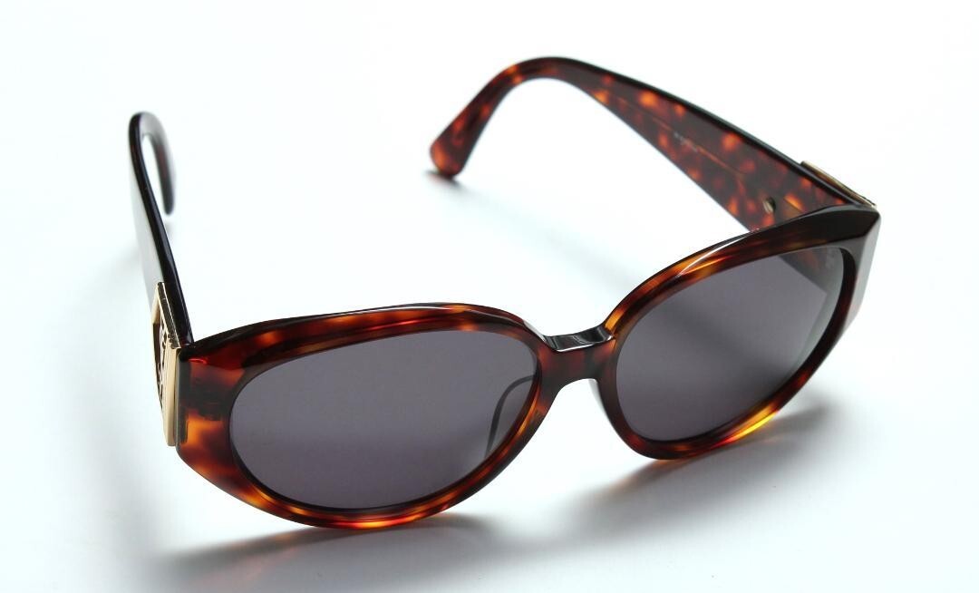 Occhiali da sole donna autentici Yves Saint Laurent vecchio modelloga