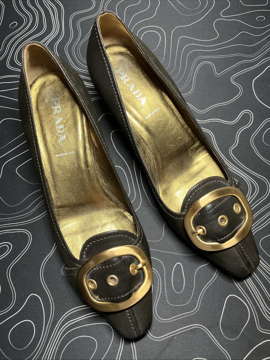 靴 Vintage Prada GOLD Buckle Pumps Sz 37 Vintage Prada Brown Gold Leather Gold Buckle Gold Heel Pumps Euro