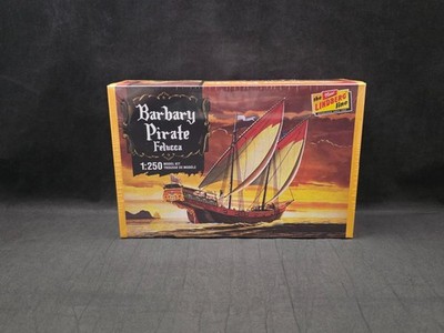 Lindberg Barbary Pirate Felucca 1:250 Scale Plastic Model Kit HL205