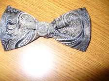 USED Bow Tie - BLACK  GOLD Renaissance 88876