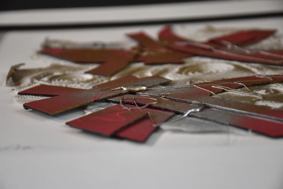 Arte en papel y metal Kathy Sheldon original de medios mixtos firmado, 23"x19" Foto 4 de 4