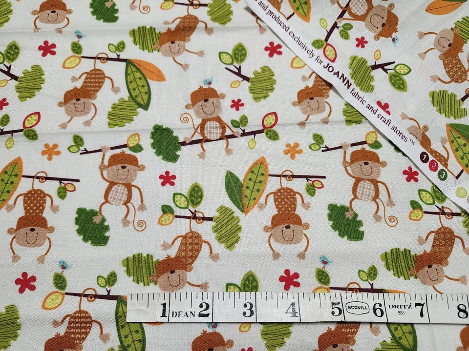 Lot BABY CHILDREN ANIMALS 5 Half Yards 1 Panel 4 Yards Cotton Fabric Bundle  - Image 2 of 4