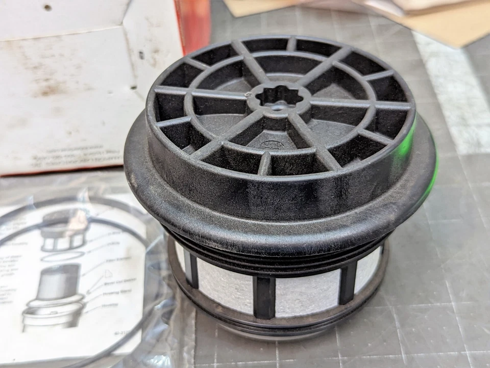 ТОПЛИВНЫЙ ФИЛЬТР LUBER-FINER L4596F / FF831 [B5S3] - Изображение 2 из 4