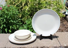 Corelle BLUE LILY 8 Pc Dinnerware Set 5 Dinner & 1 Bread Plates, 2 Cereal Bowls