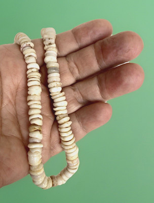 Vintage Authentic 8mm to 9mm Hawaiian Puka Shell Necklace, 17'' Long