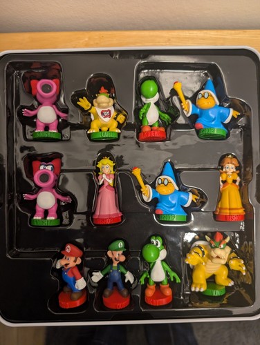 Nintendo Super Mario Chess Set Game Collectors Edition Tin Complete 2009 - Picture 3 of 5