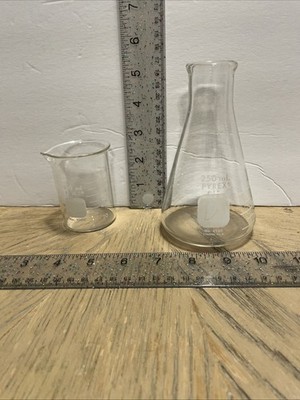 Pyrex 100 Ml Beaker #1000 And Pyrex 250 Ml Glass  Flask #4980