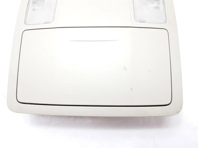 Toyota Hi-Lux 2019 techo interior luz central 636500K140 Foto 2 de 4