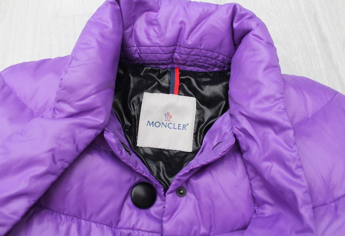 Women's MONCLER Vintage Quilted Down Puffer Jacket Coat RARE Women's MONCLER Vintage Quilted Down Puffer Jacket Coat RARE