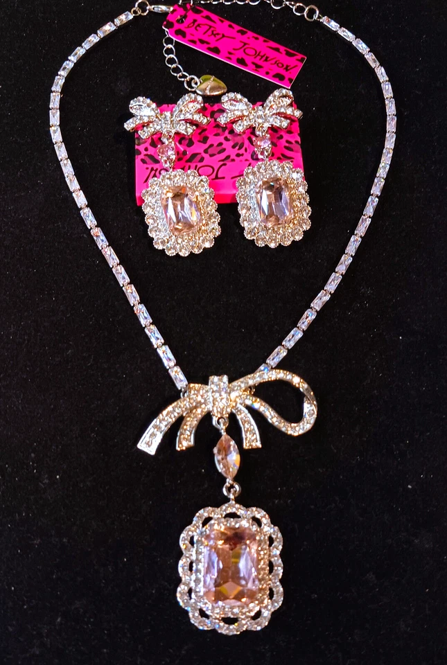 Conjunto de collar y pendientes gargantilla Betsey Johnson diamantes de imitación lazos rosas brillantes JOYA Foto 2 de 4