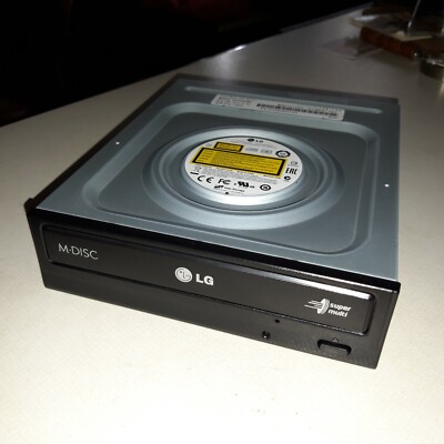 LG HL Data Storage GH24NSB0 Super Multi DVD-RW Brenner SATA schwarz M Disc