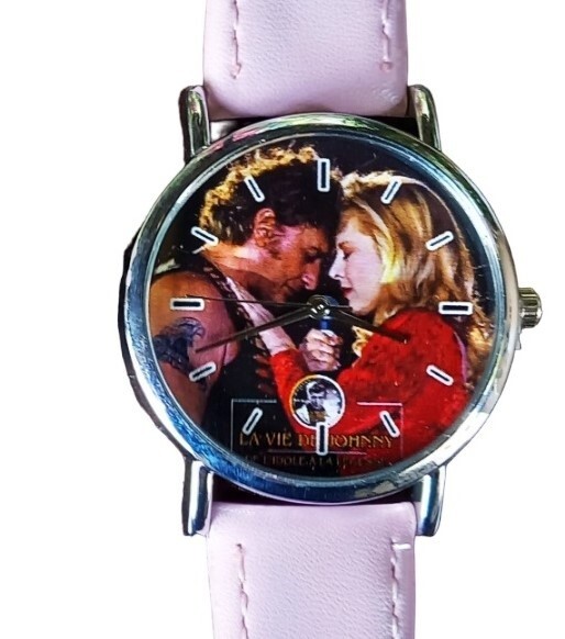 Montre Johnny Hallyday nostalgie yéyé et son bracelet rose romantique