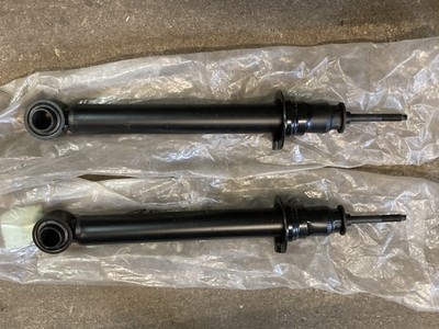 CHRYSLER SEBRING DODGE AVENGER 2x STOSSDÄMPFER FEDERBEINE HINTEN NEU MR223972 
