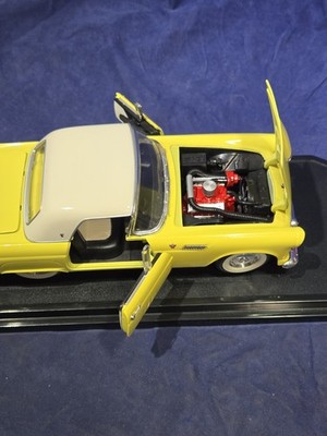 Road Signature 1955 Ford Thunderbird Yellow 1:18 Diecast - Exc