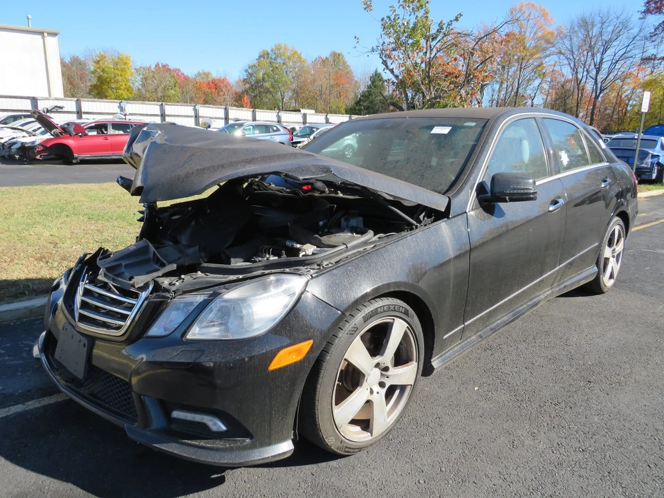 Guantera negra Mercedes-Benz Clase E 2010-2012 OEM 21268002919D53 Foto 2 de 4