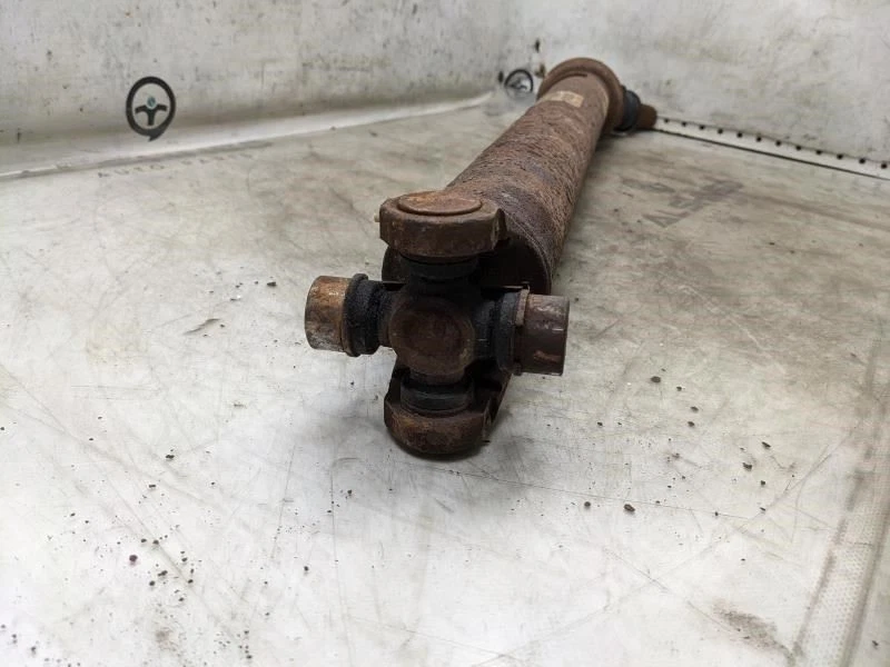 2007-2014 GMC Yukon Denali 6.2L Front Axle Drive Propeller Shaft 15902926 OEM - Image 2 of 4