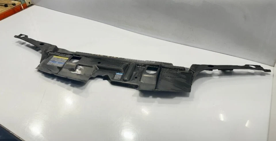 Panel de cubierta superior del radiador delantero Pontiac Sunfire 1999-2002 P/N 22680046 OEM Foto 3 de 4