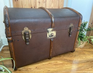 vintage trunk luggage