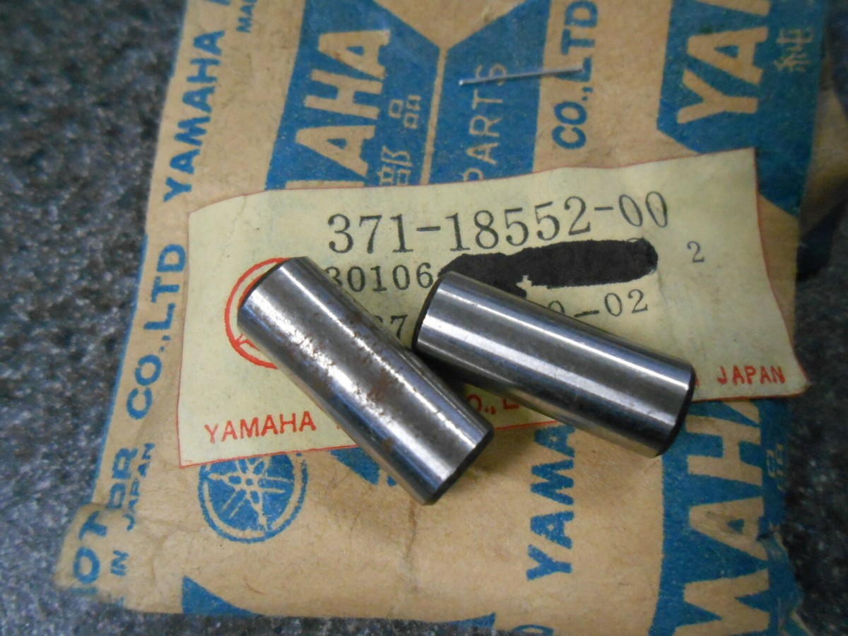 NOS Yamaha Straight Pins 371-18552 TX500 XS500 YFZR1 371-18552-00