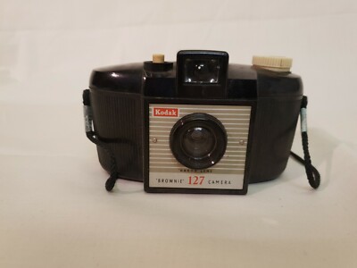 Vintage Compact Camera Kodak Brownie 127, 35mm Wet Film Flash