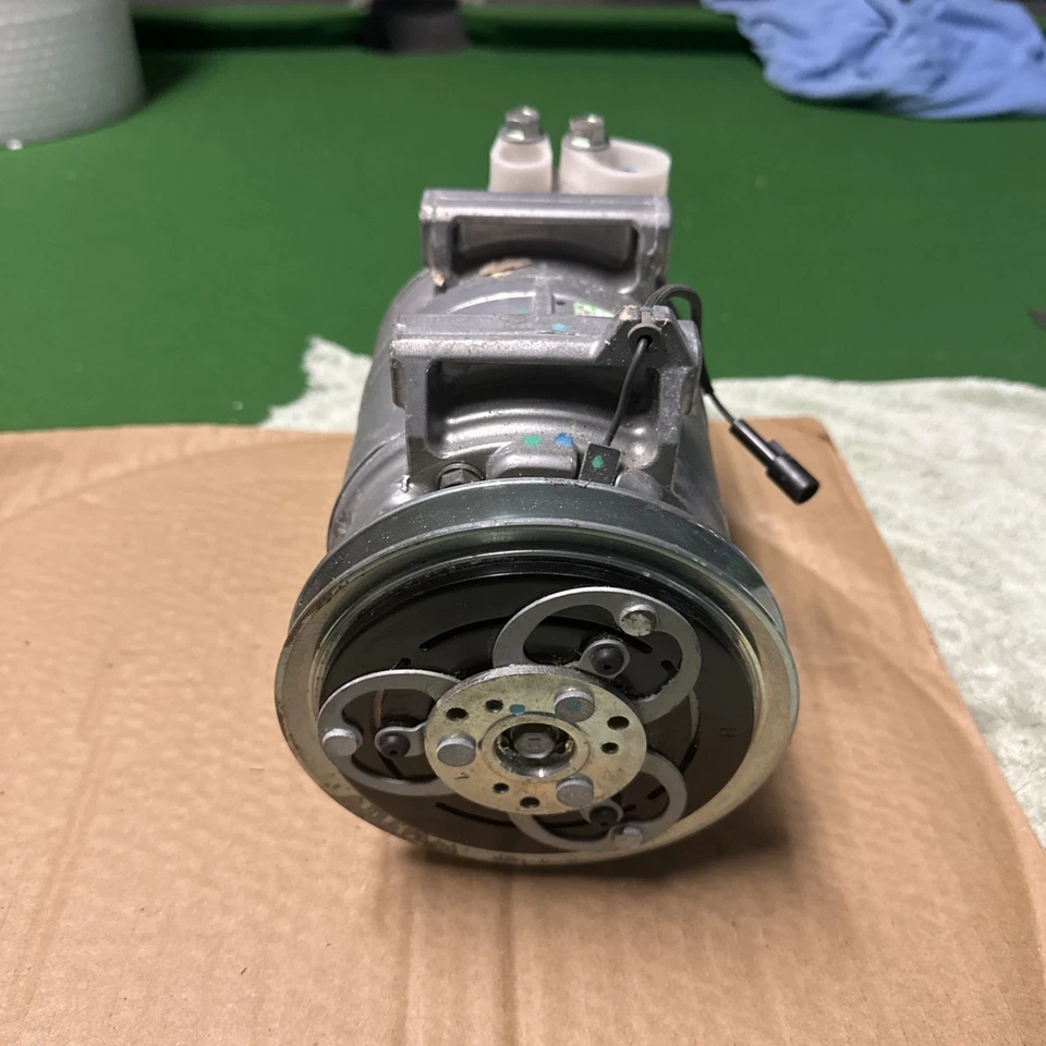 Compresor de CA Valeo TIPO DKS-15D HFC-134A Isuzu NPR NQR NRR Foto 4 de 4