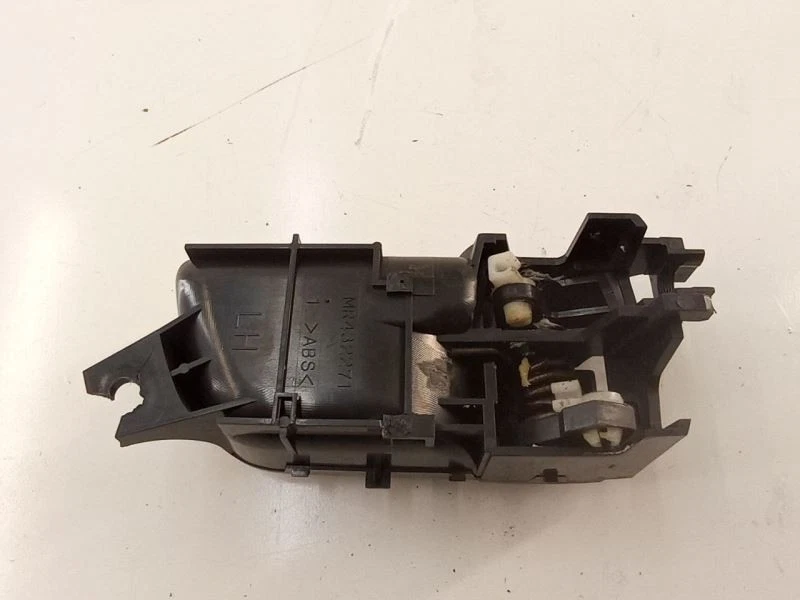 Barra de tracción de manija de puerta interior delantera izquierda conductor Mitsubishi Montero 2001 prueba OEM Foto 4 de 4