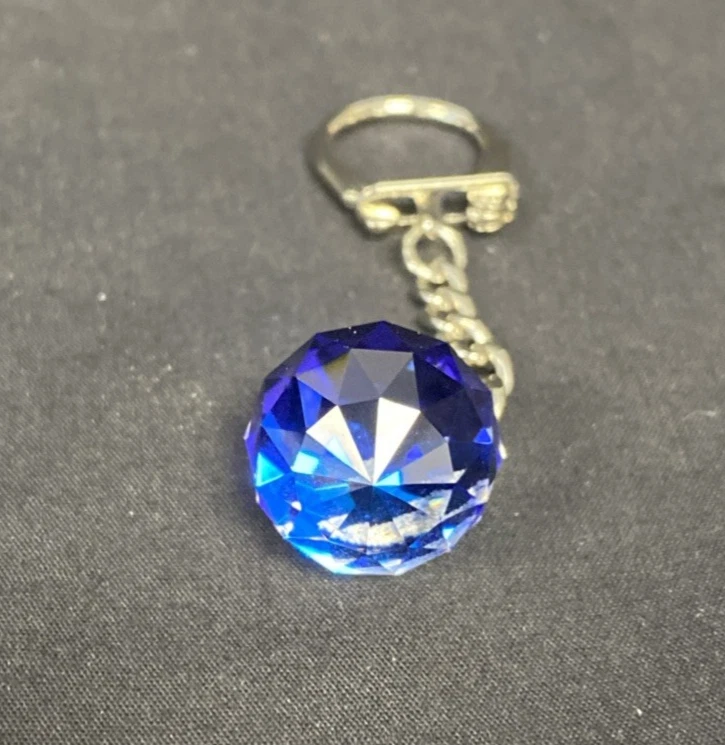 Llavero bola cristal Swarovski (destacado azul) con bolsa Foto 2 de 4