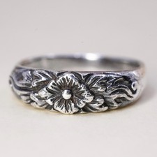 Size 8, Vintage sterling silver handmade ring, 925 band with flower embossed
