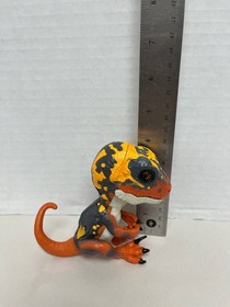 WowWee Untamed Scratch Orange T-Rex Fingerlings Dinosaur Toy UNTESTED