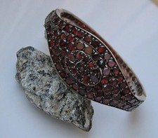 Armreif Armband Tracht mit Granat böhmische Granate garnet bangle antik