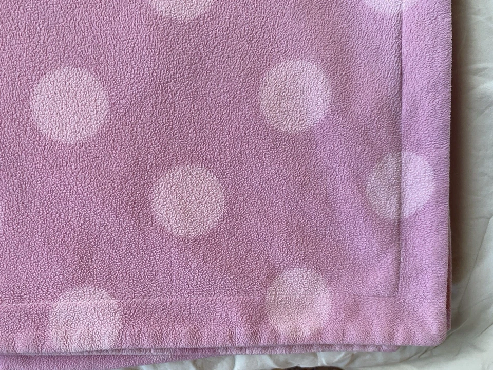 Manta de bebé Amy Coe rosa a lunares suave polar reversible 30" x 40" suave Foto 3 de 4