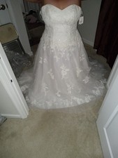 Jewel by David's Bridal Women's Size 16W Ivory Lace Off Shoulder Gown New