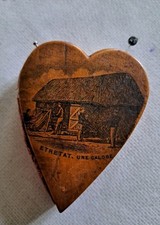 Porte-Pique Aiguilles en Olivier ou Buis ETRETAT une Caloge Couture XIXème 