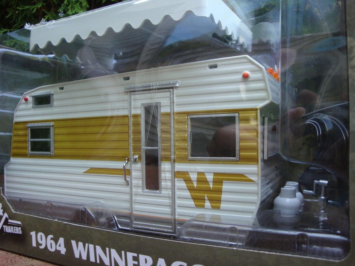 Hitch & Tow Trailers 1964 Winnebago 216 Die Cast- 1:24 scale by