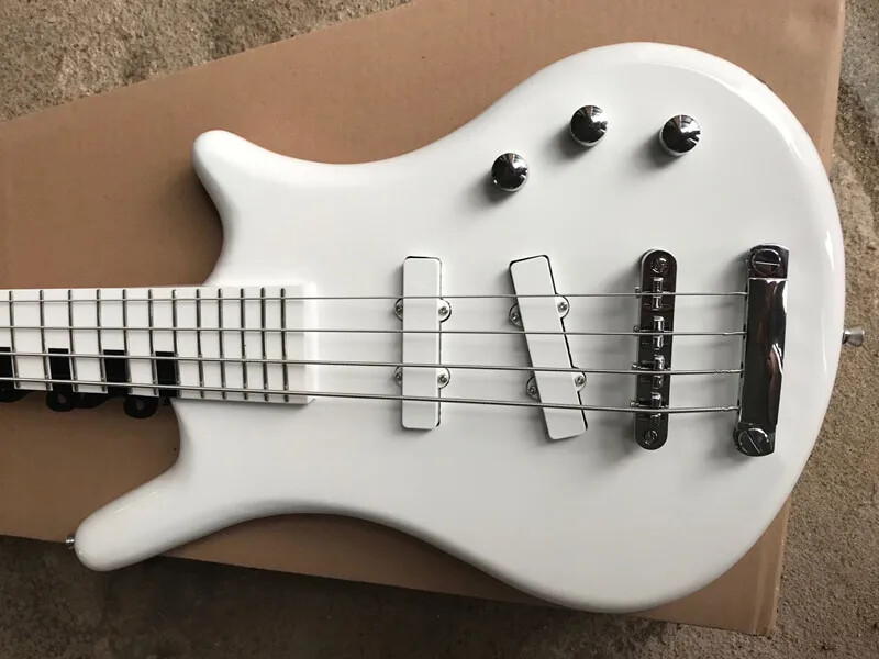 Mavis 4弦エレキベース ホワイト New 4 Strings White Body Electric Bass Guitar with Class