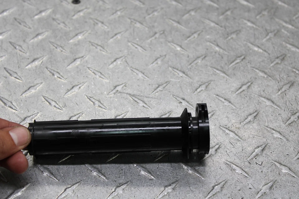 Tubo de acelerador Suzuki GSXR1000 2013 57110-21H01 Foto 3 de 4