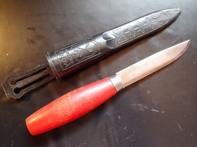 VINTAGE VERY SHARP KNIFE FROSTS MORA  with RED WOOD HANDLE SWEDEN SWEDISH