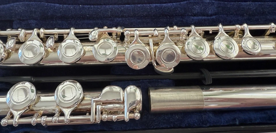 Vintage Kohlert Silver Flute & Hard Case Excellent Used Condition - Image 3 of 4