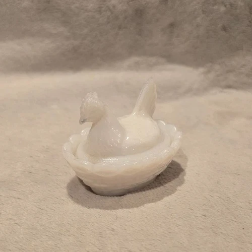 Vintage Westmoreland Milk Glass Mini Hen on Nest Chick Salt Figurine