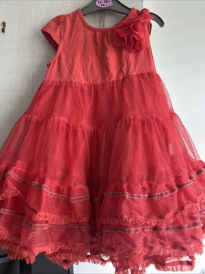 Kleines Mädchen Kleid 12-18 in rot mit Lagen Rüschen