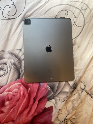 Apple iPad Pro 5th Gen 128GB, Wi-Fi, 12.9 in - Space Grey