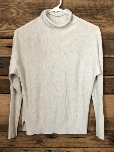 Womens Anthropology shrinking violet 