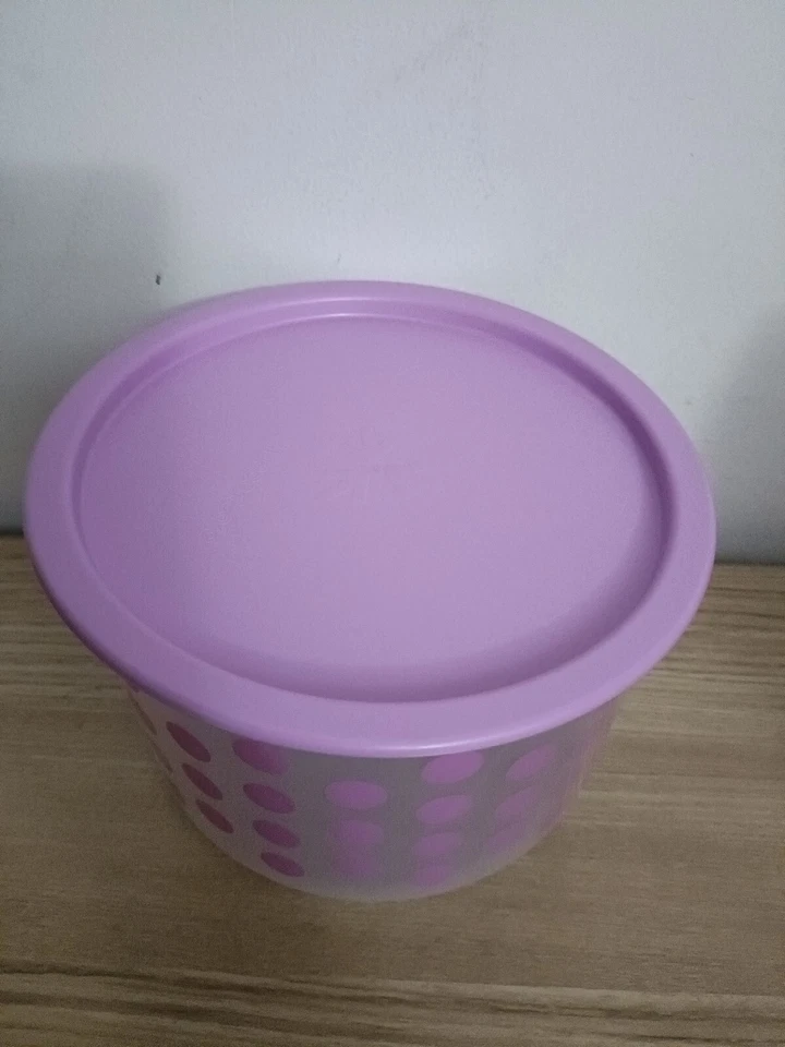 Tupperware OTT Pollka 2 ltr Christmas Gift - Image 3 of 3