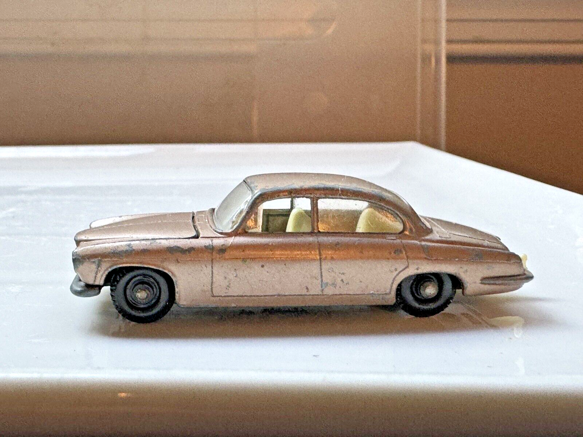 Matchbox Lesney No. 28 Jaguar MK 10 England Vintage Regular