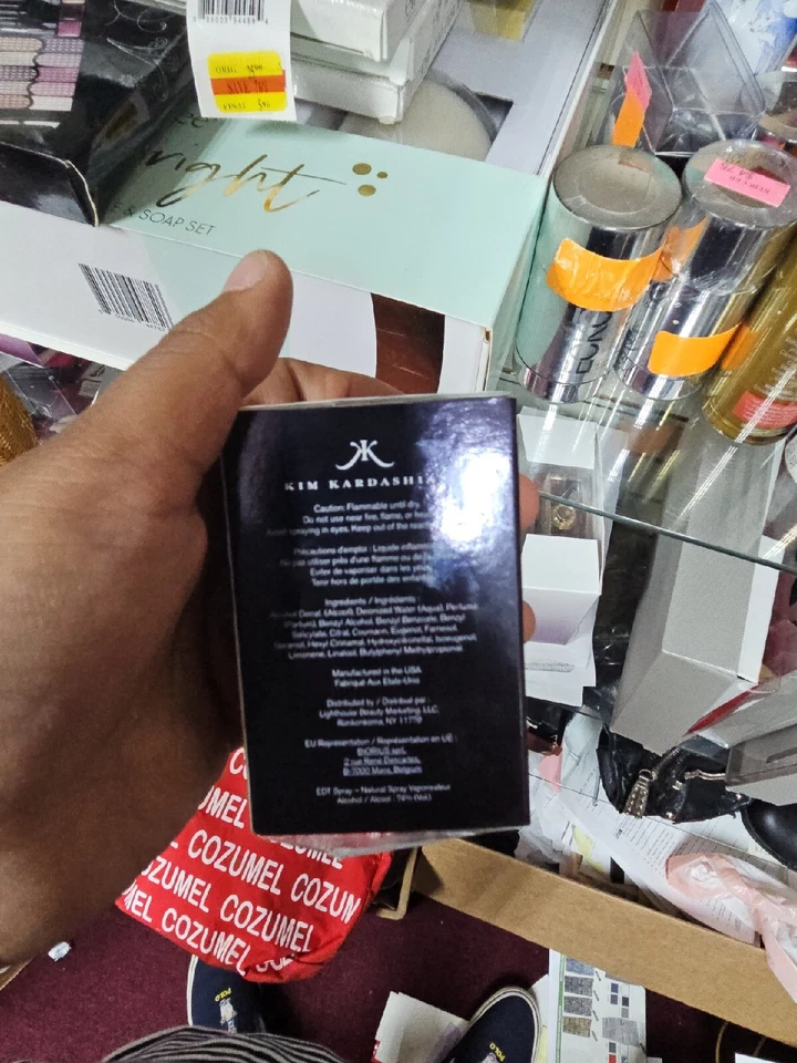 Kim Kardashian Eau De Toilette Spray Mujer - 1 OZ Foto 2 de 2