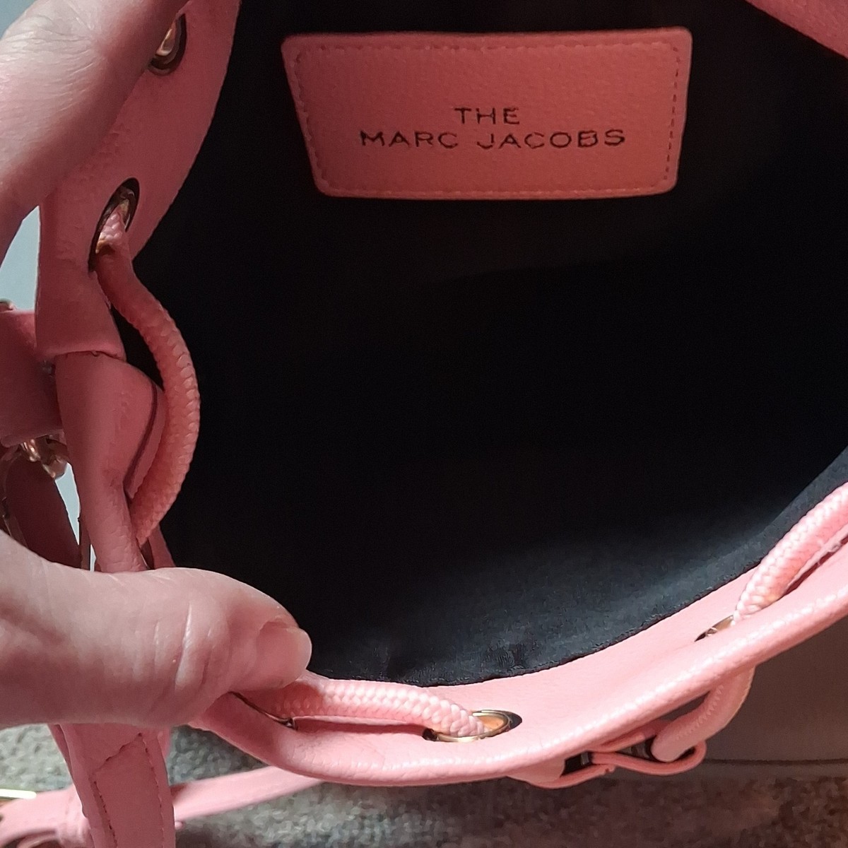 Marc Jacobs Pink Pebbled Bucket Bag Drawstring Gold Hardware  display picture 3